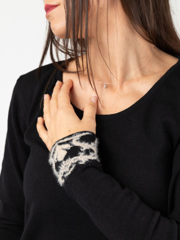 Черен пуловер с жакардови акценти "Контраст"