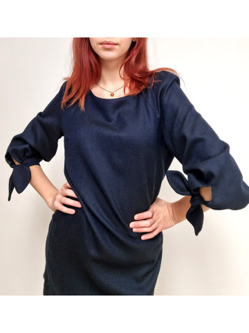 Свободна синя рокля с вълна и ръкави 7/8 с връзки Свободна синя рокля с вълна и ръкави 7/8 с връзки